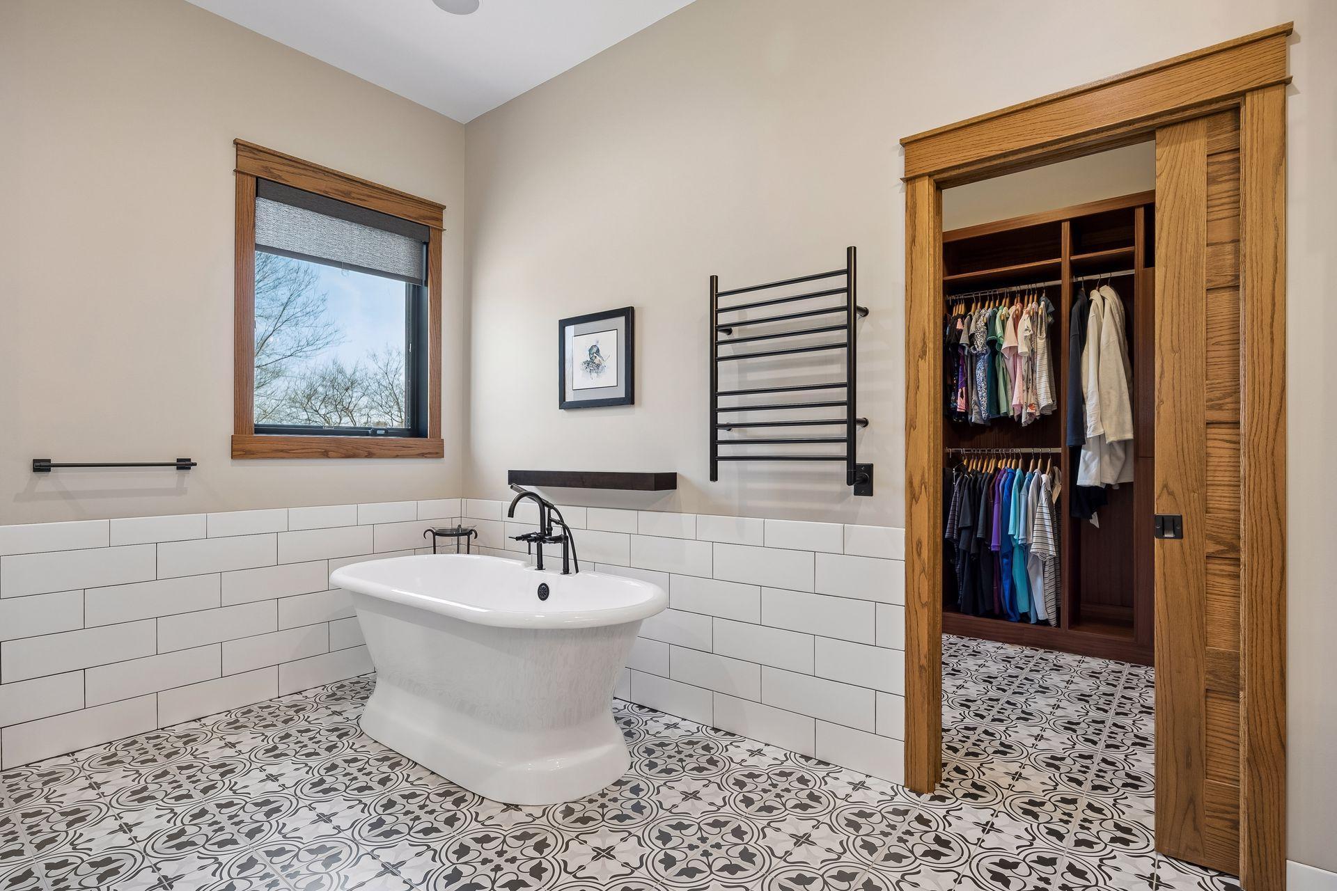 Lake City, Minnesota, 55041, United States, 4 Bedrooms Bedrooms, ,4 BathroomsBathrooms,Residential,Active,2032386
