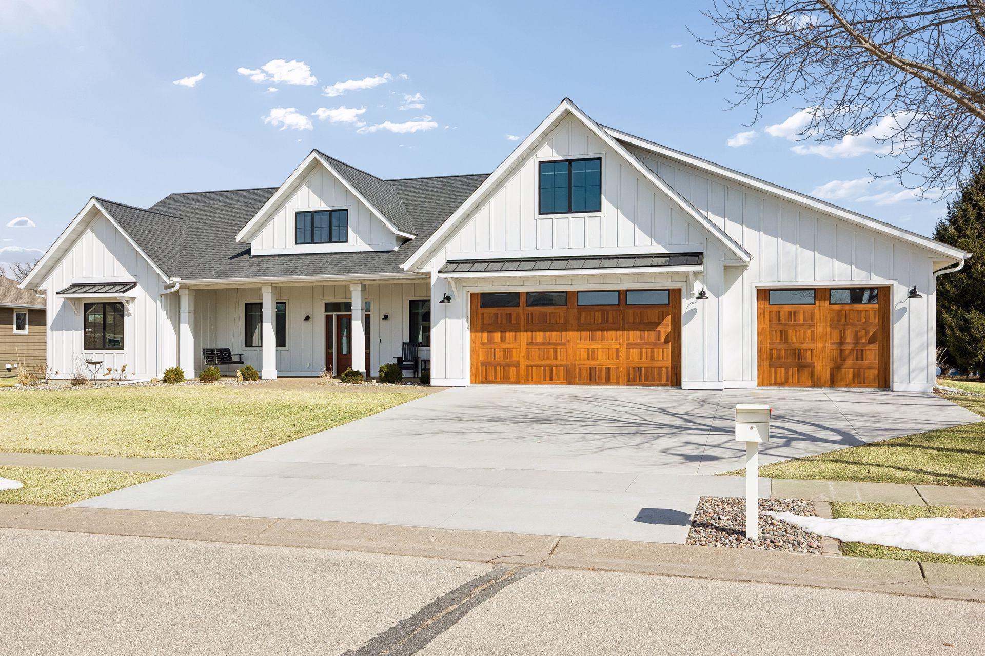 Lake City, Minnesota, 55041, United States, 4 Bedrooms Bedrooms, ,4 BathroomsBathrooms,Residential,Active,2032386