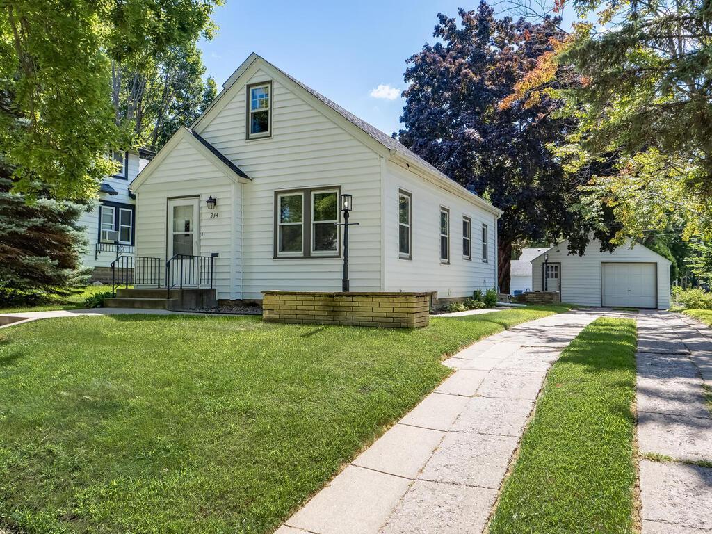 234 Haskell Street E