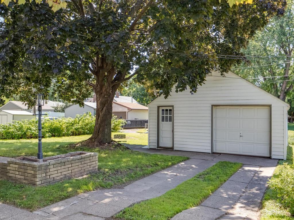 234 Haskell Street E