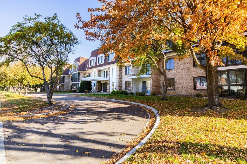 Photo of 1450 Bidwell Street #204, West Saint Paul, MN 55118 (MLS # 7164060)
