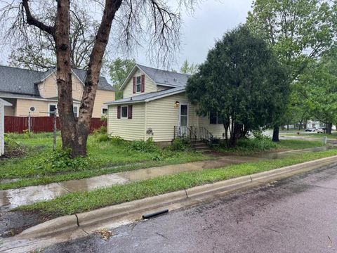Photo of 605 Division Street W, Faribault, MN 55021 (MLS # 7063205)