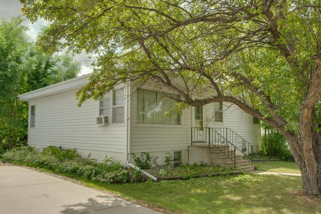 Photo of 614 16th Street N, Moorhead, MN 56560 (MLS # 7091842)
