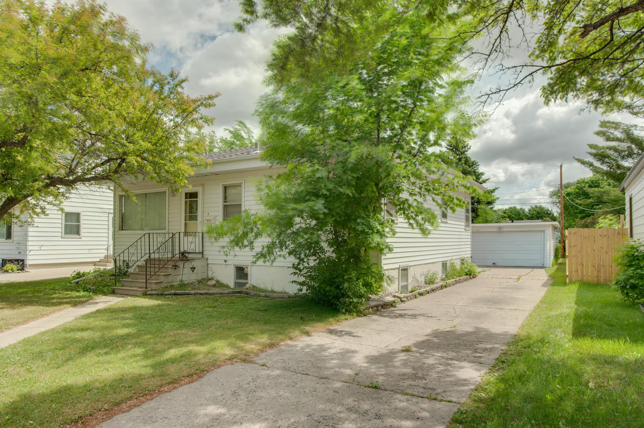 614 16th Street N - Photo 4