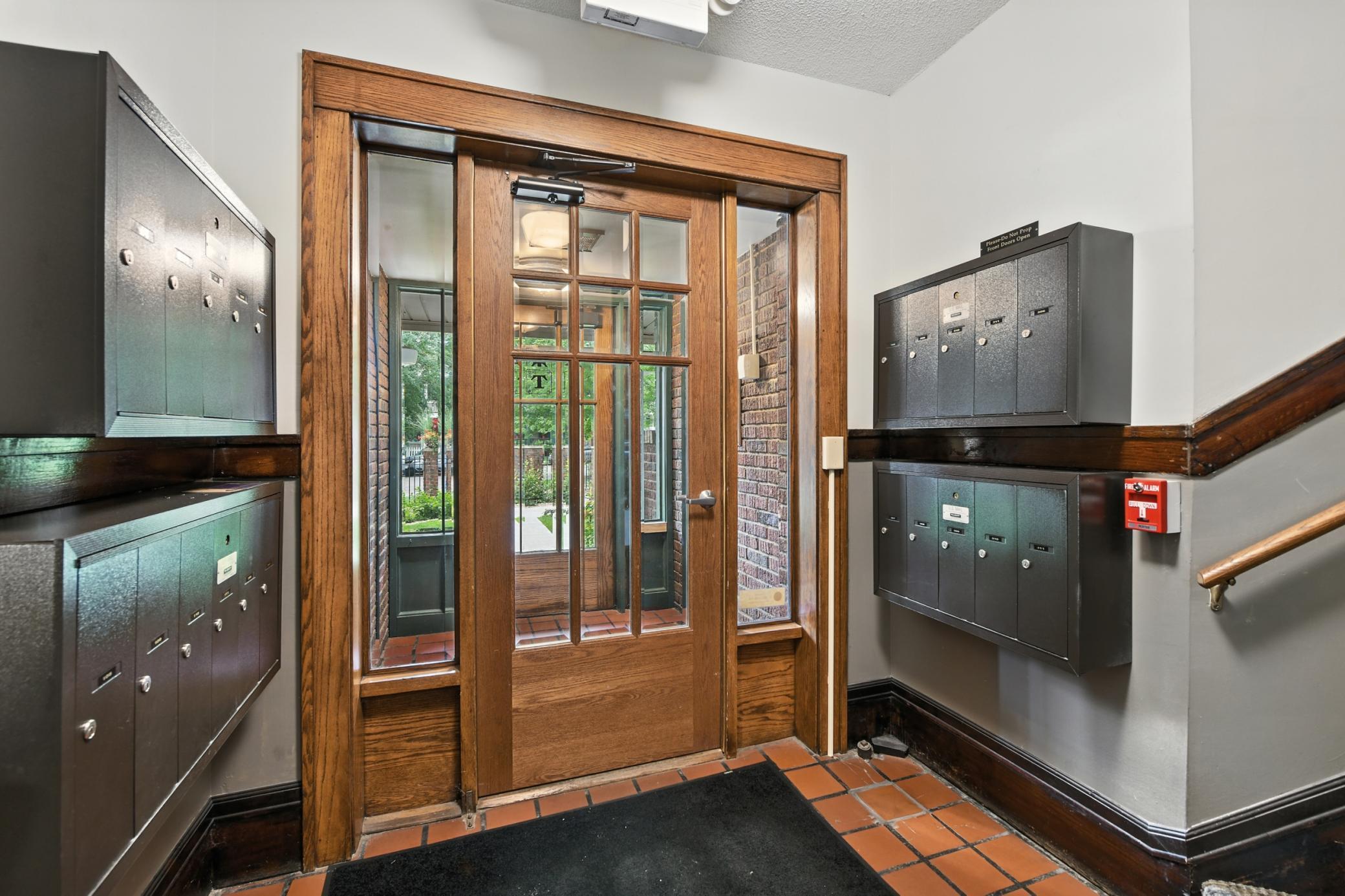 385 Laurel Avenue 309