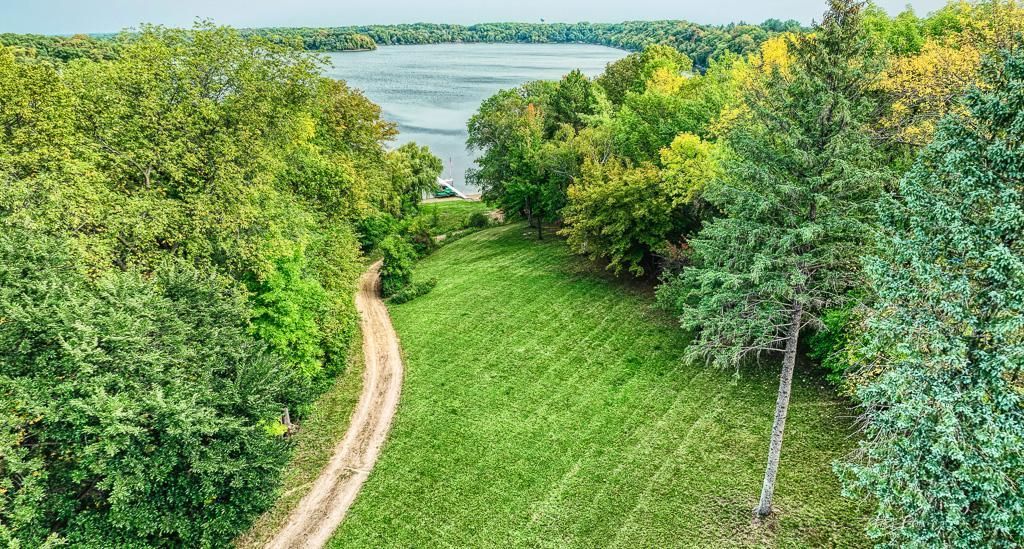 Photo of 970 Pleasant View Road, Chanhassen, MN 55317 (MLS # 6817889)