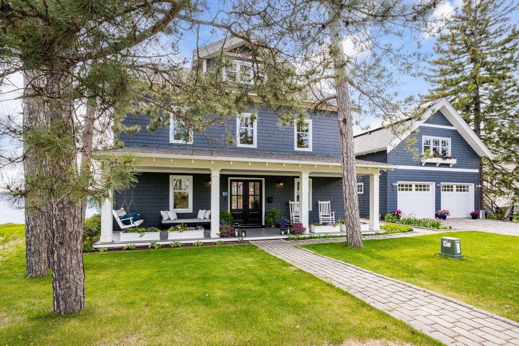 Photo of 2909 Minnesota Avenue, Duluth, MN 55802 (MLS # 7070472)