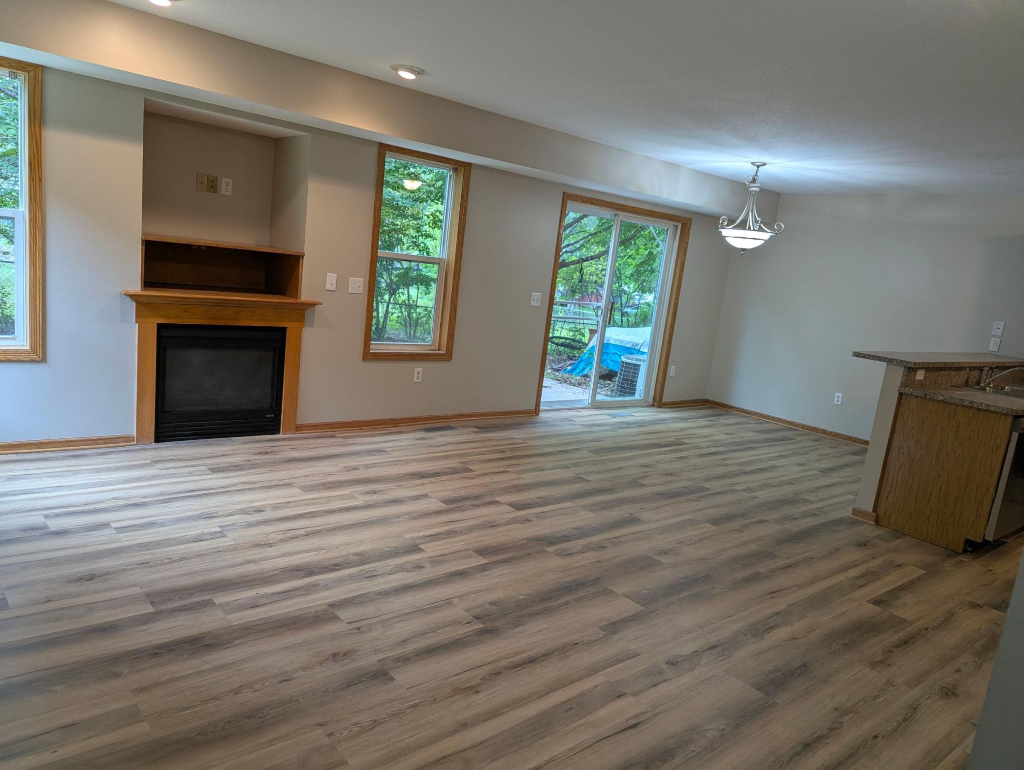 833 Glen Terrace