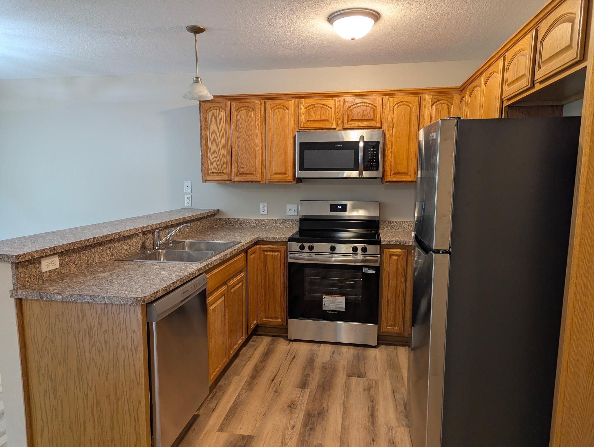 833 Glen Terrace