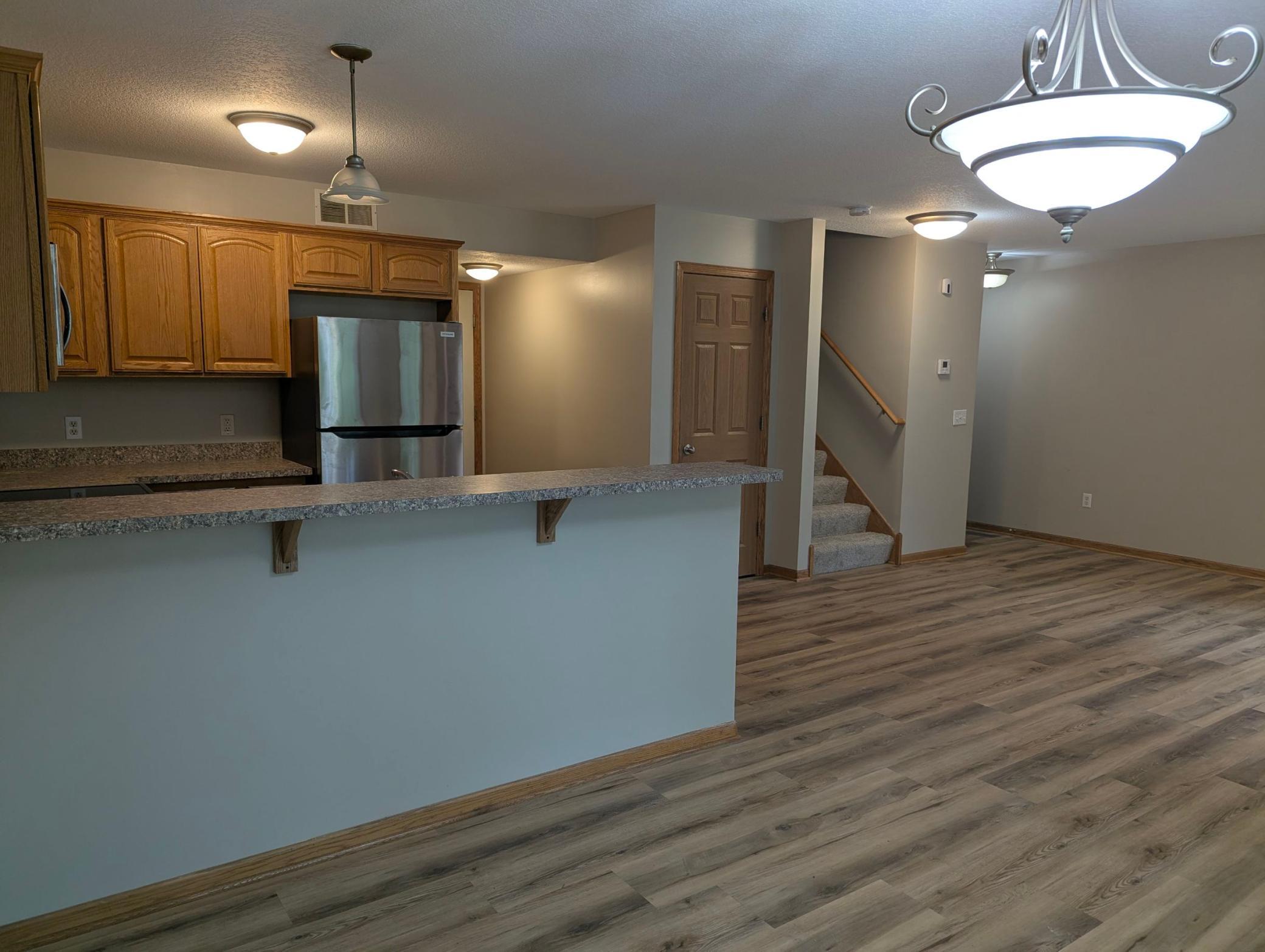 833 Glen Terrace