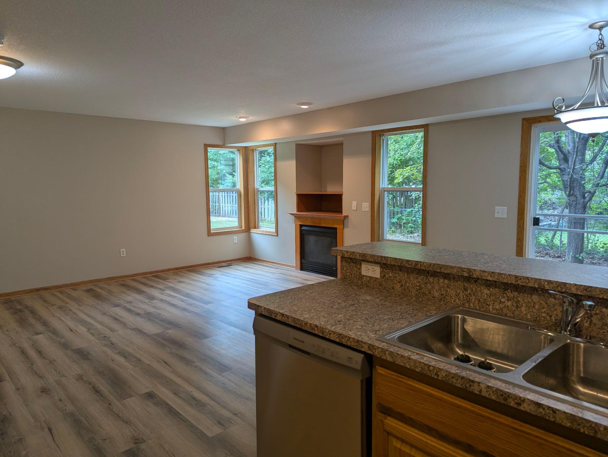 833 Glen Terrace
