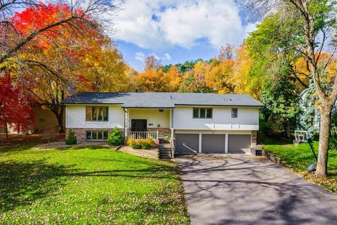 36 Deer Hills Drive North Oaks MN 55127