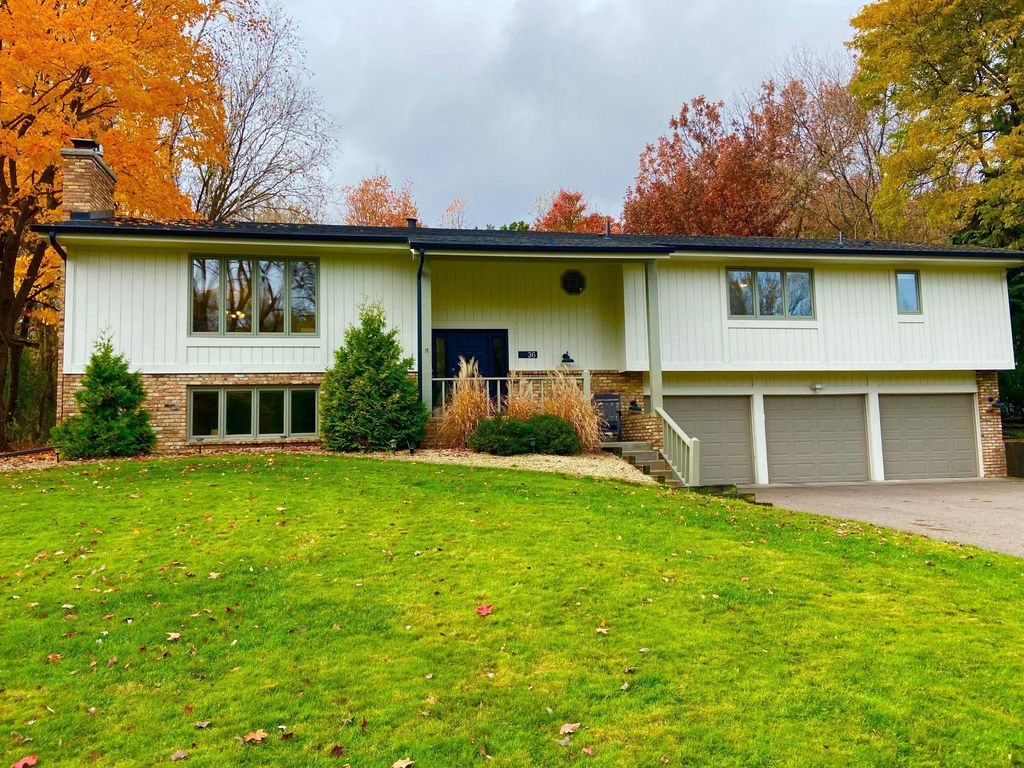 Photo of 36 Deer Hills Drive, North Oaks, MN 55127 (MLS # 6808725)