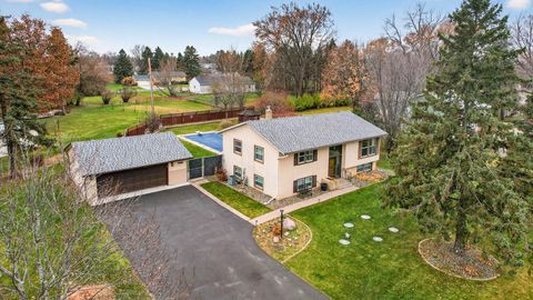 8657 Ironwood Trail N Lake Elmo MN 55042