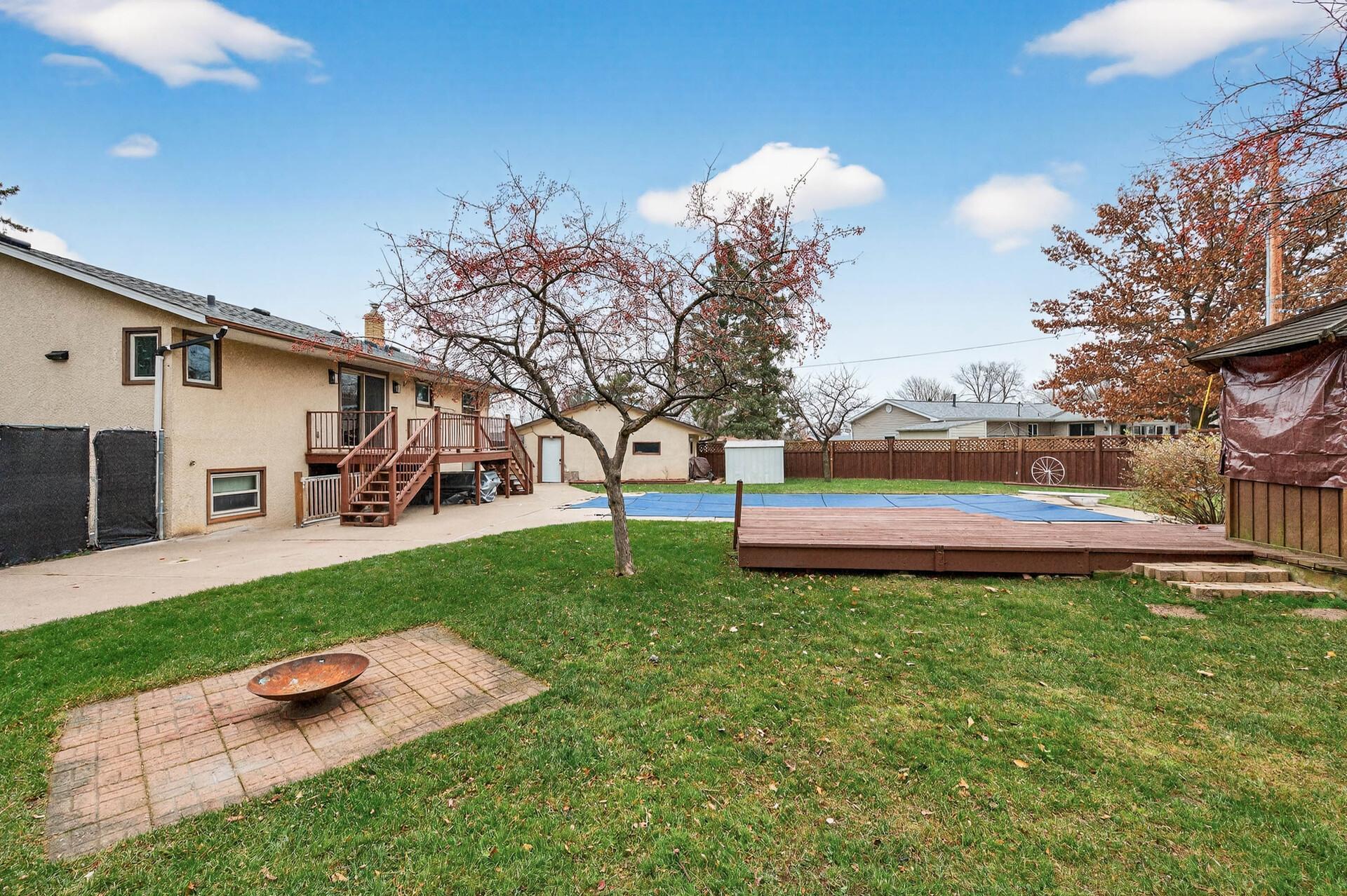 8657 Ironwood Trail N