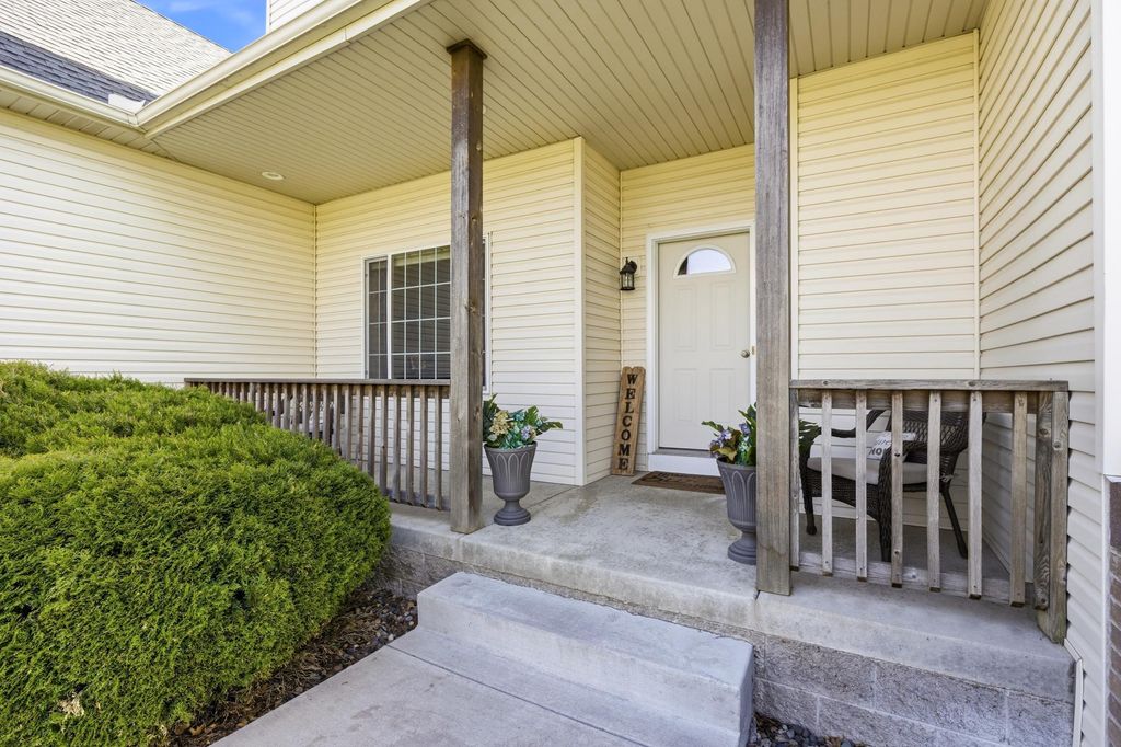 Photo of 7364 Lambert Avenue NE, Albertville, MN 55301 (MLS # 7075369)