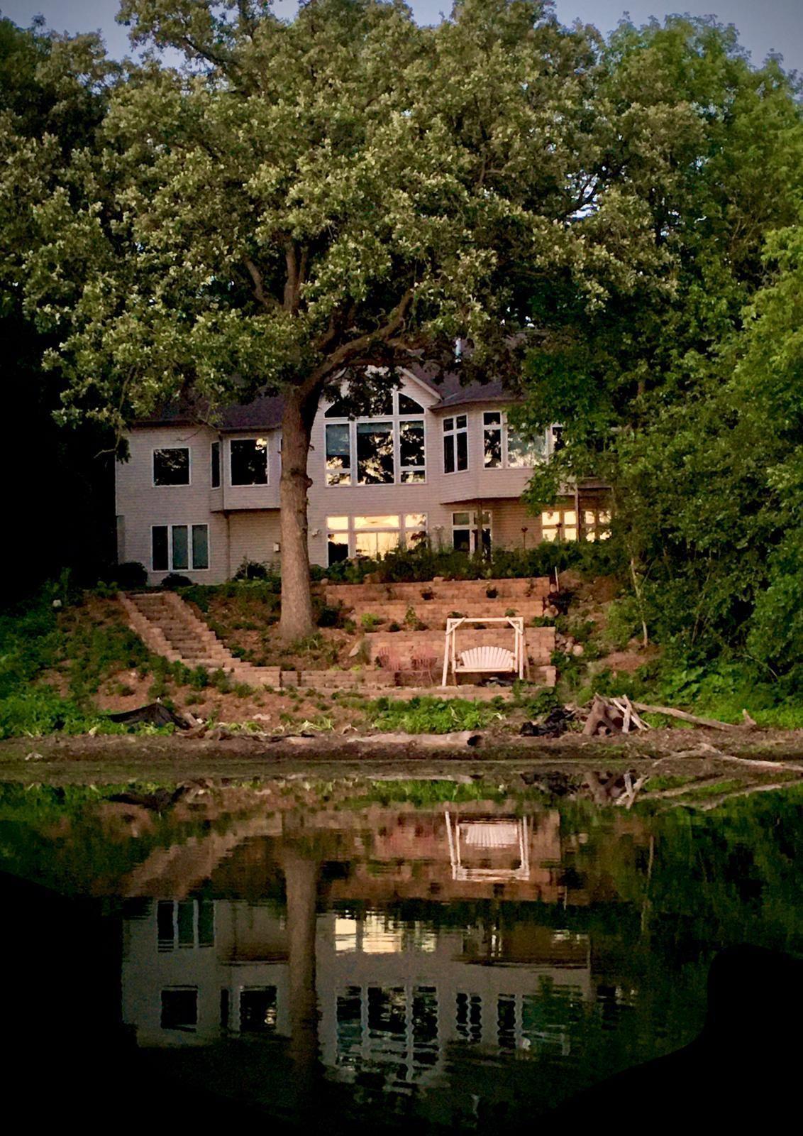 4367 Lexington Avenue N