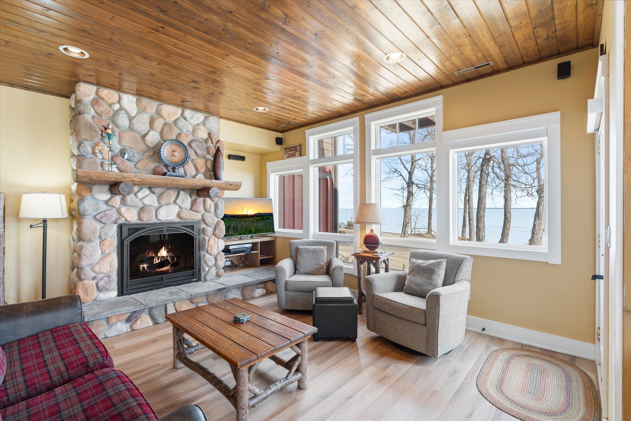 6946 Beach View Lane NW 215-4 Trappers Landing Lodge