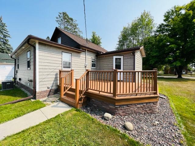104 Cedar Street NE