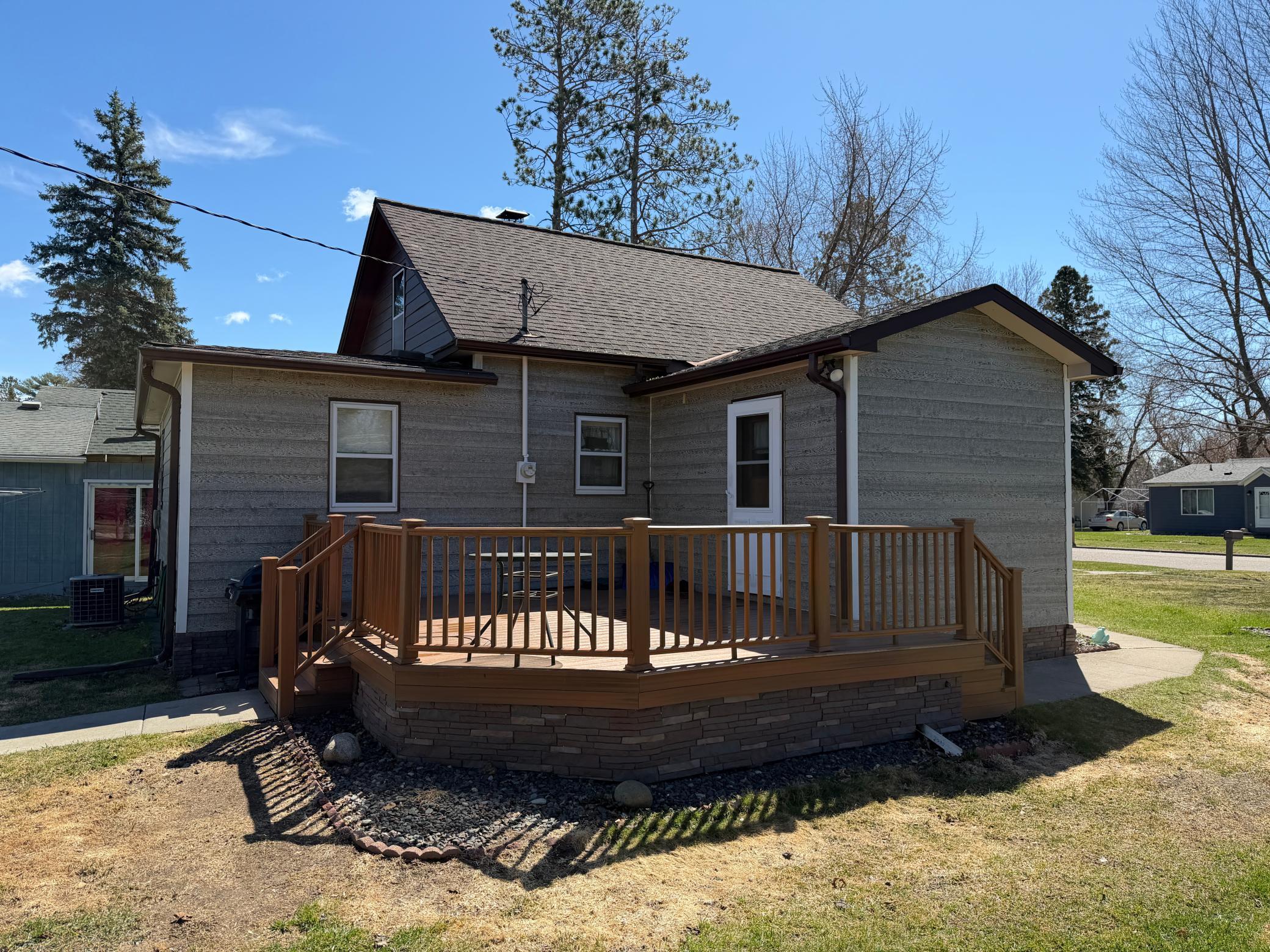 104 Cedar Street NE