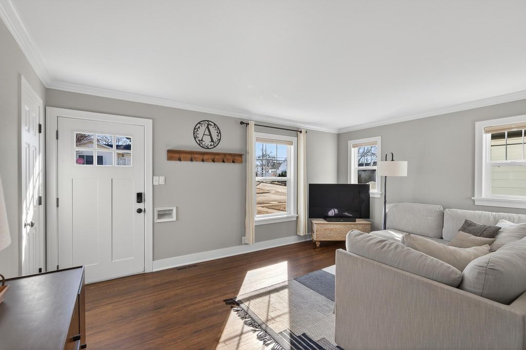 Photo of 2852 Colorado Avenue S, Saint Louis Park, MN 55416 (MLS # 7028230)