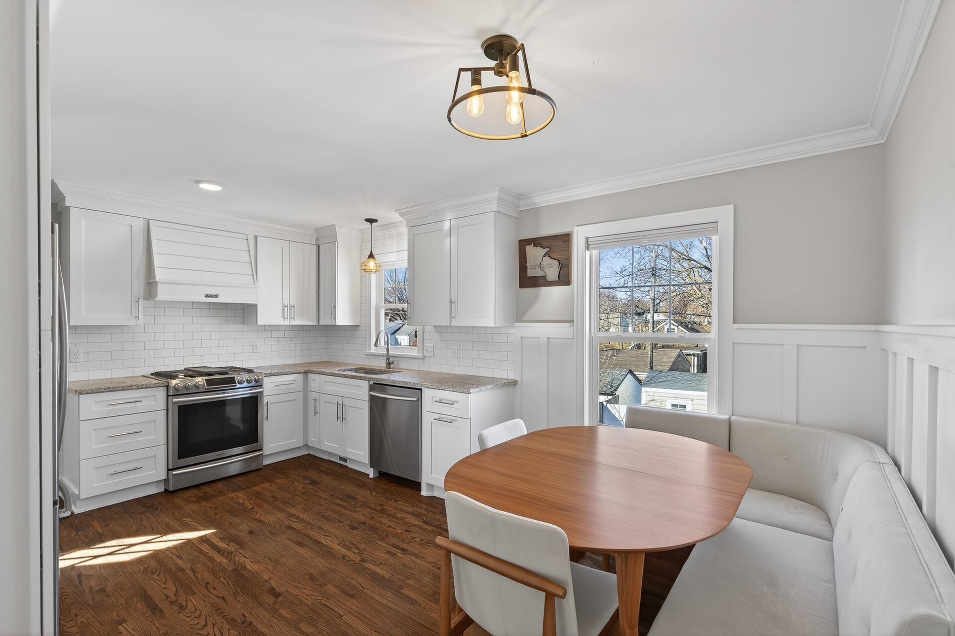 2852 Colorado Avenue S