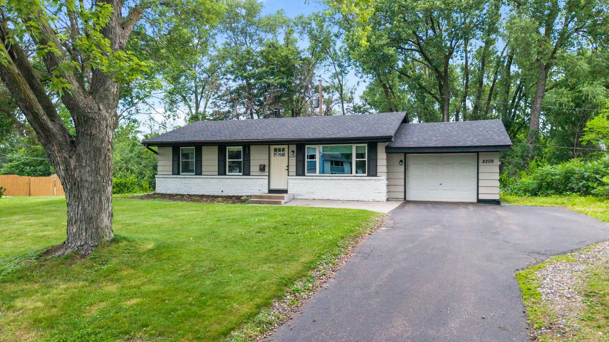 8209 Johnson Circle