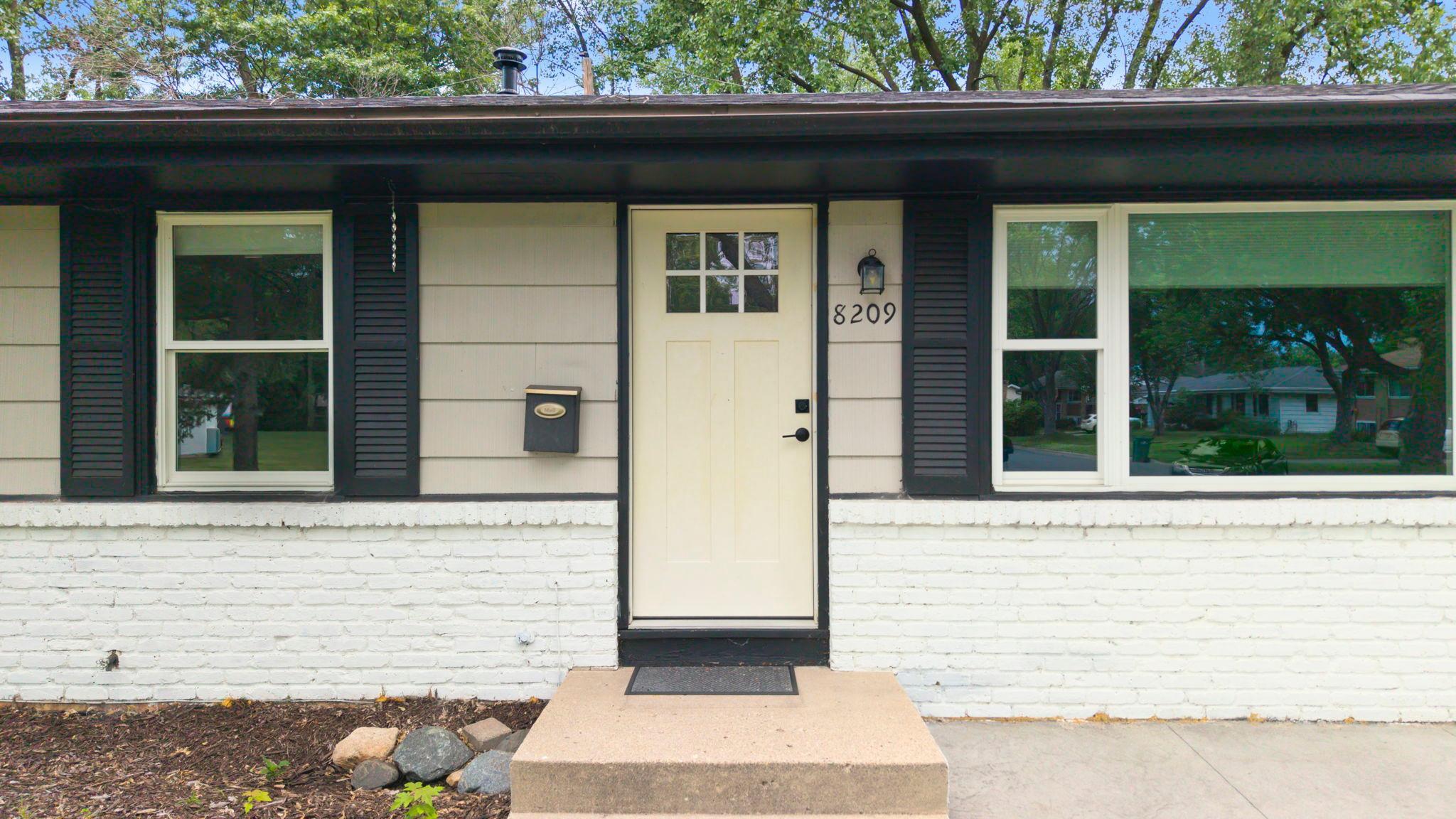 8209 Johnson Circle