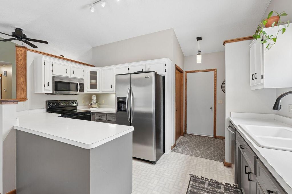 Photo of 7886 Dempsey Way, Inver Grove Heights, MN 55076 (MLS # 7010715)