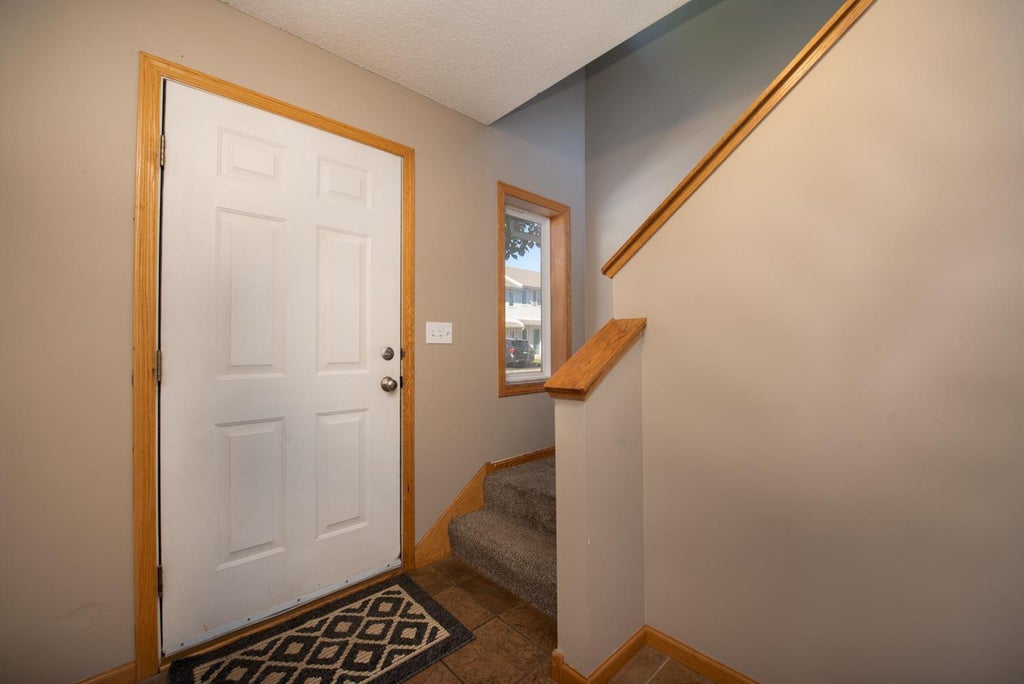 Photo of 416 Tanager Path, Mankato, MN 56001 (MLS # 7162825)