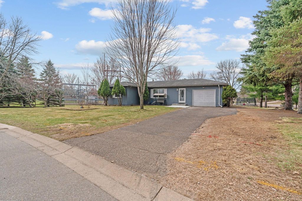 Photo of 811 Page Street SW, Isanti, MN 55040 (MLS # 7056147)