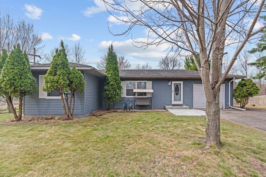 Photo of 811 Page Street SW, Isanti, MN 55040 (MLS # 7056147)