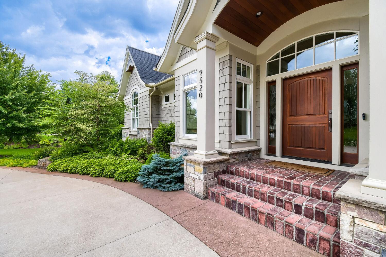 9520 Whistling Valley Trail