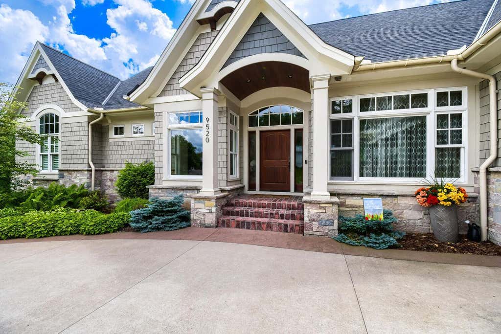 Photo of 9520 Whistling Valley Trail, Lake Elmo, MN 55042 (MLS # 7108249)