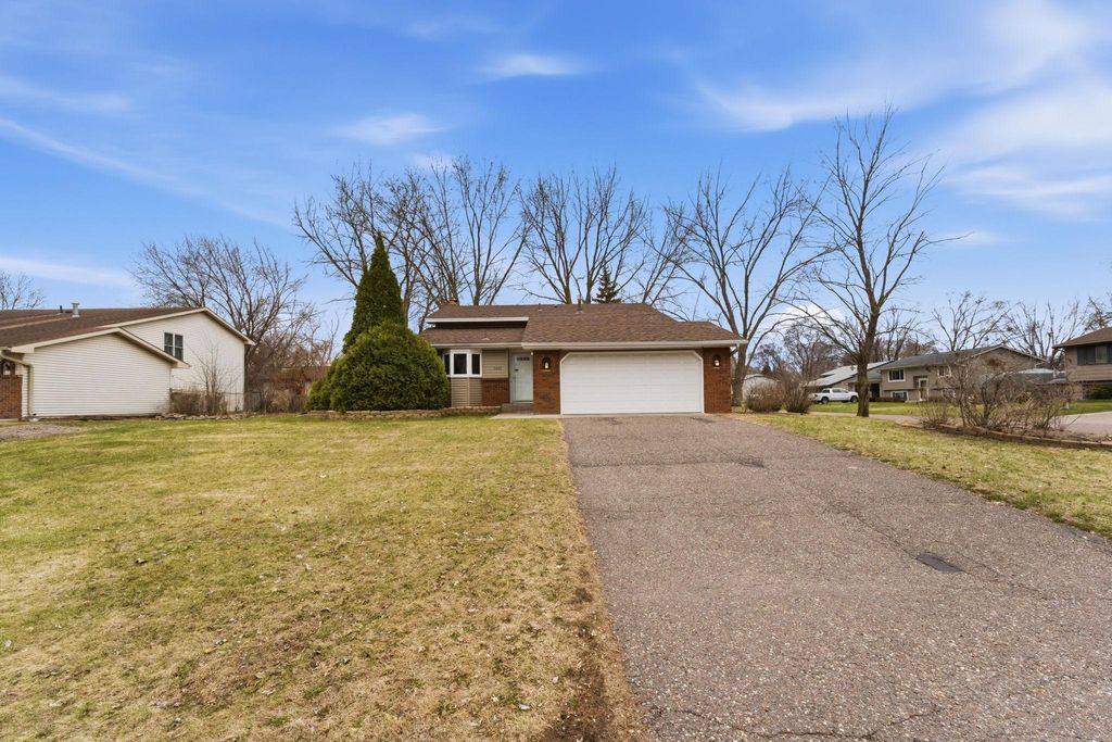 Photo of 1533 79th Avenue N, Brooklyn Park, MN 55444 (MLS # 7049383)