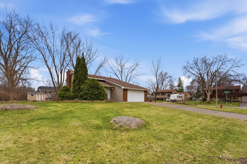 Photo of 1533 79th Avenue N, Brooklyn Park, MN 55444 (MLS # 7049383)