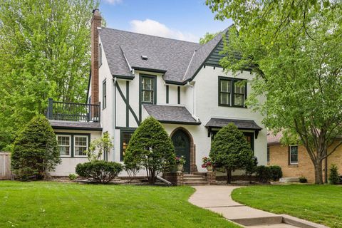 1722 Pinehurst Avenue Saint Paul MN 55116
