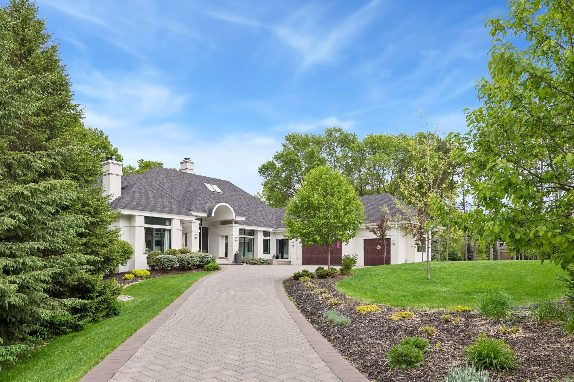 4355 Trillium Lane W