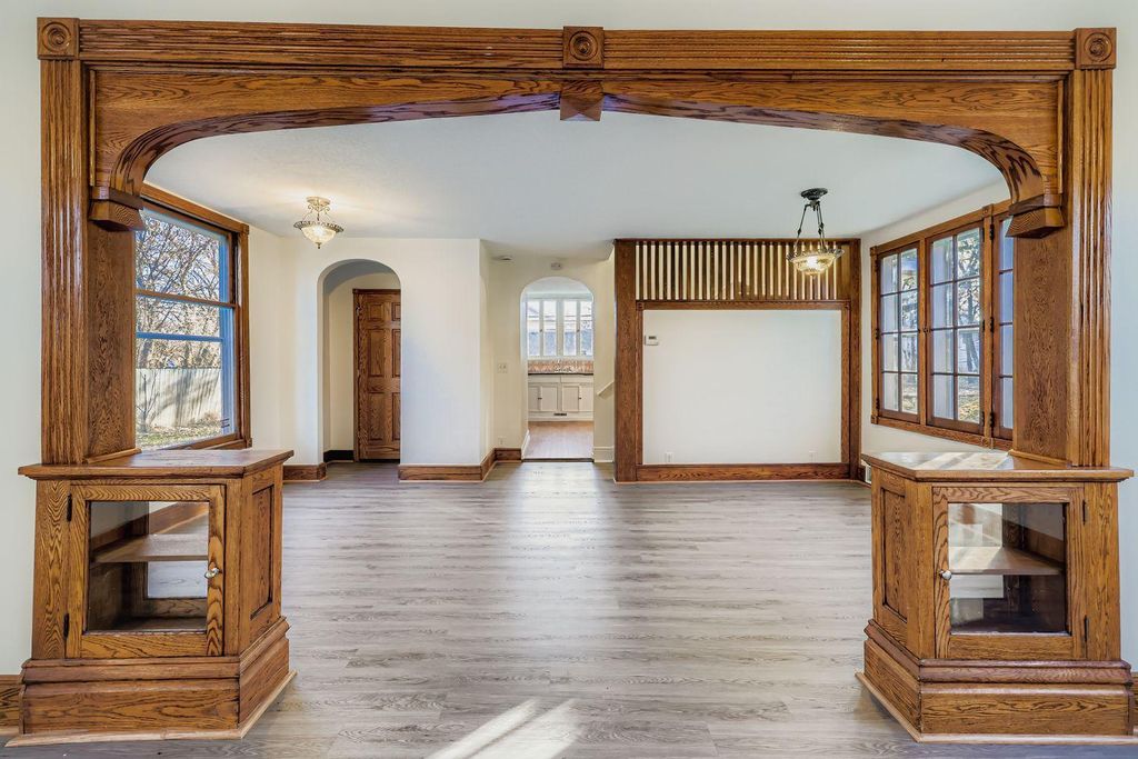 Photo of 988 Reaney Ave Avenue, Saint Paul, MN 55106 (MLS # 6825698)