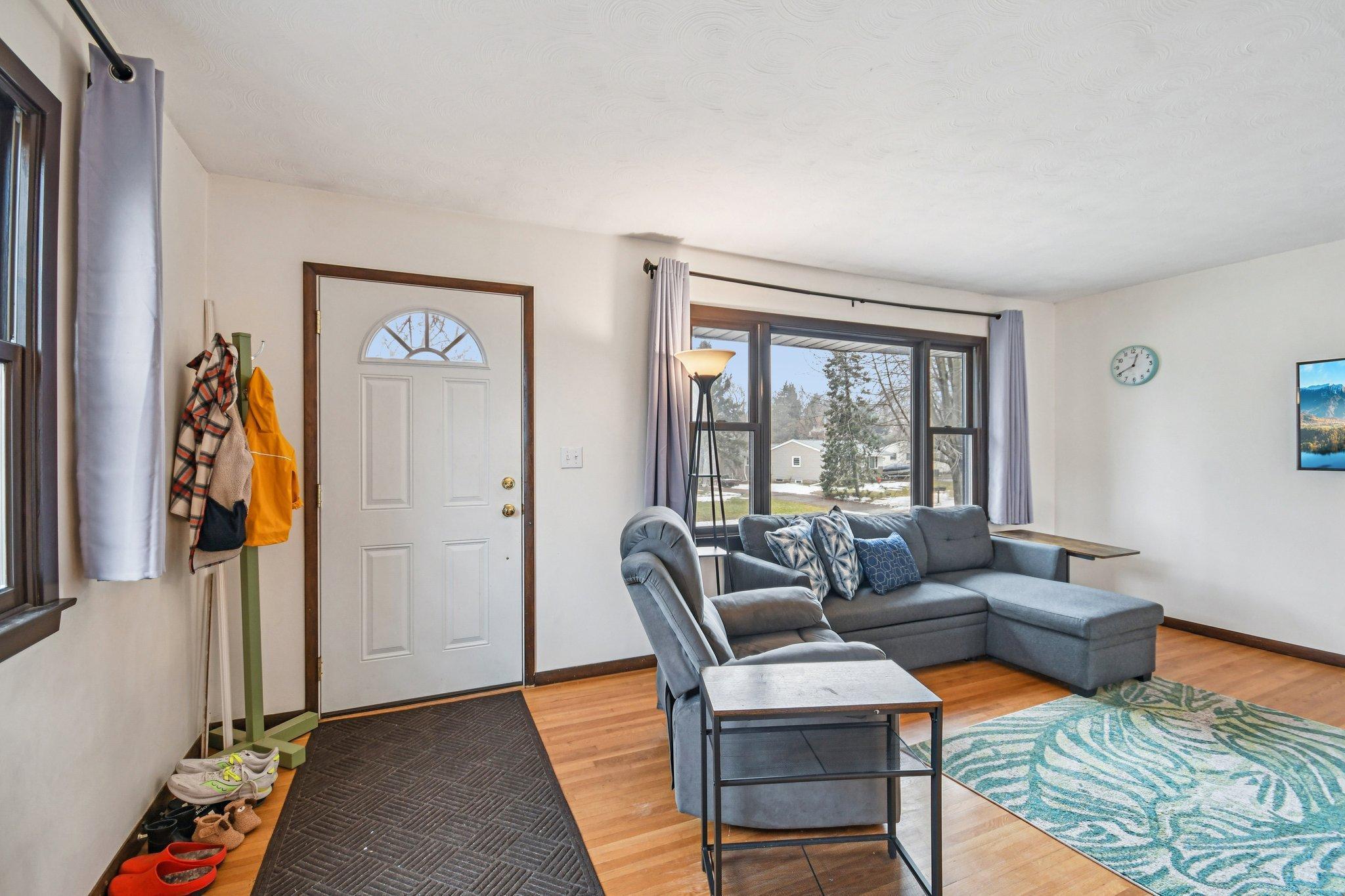 6216 Edgewood Avenue