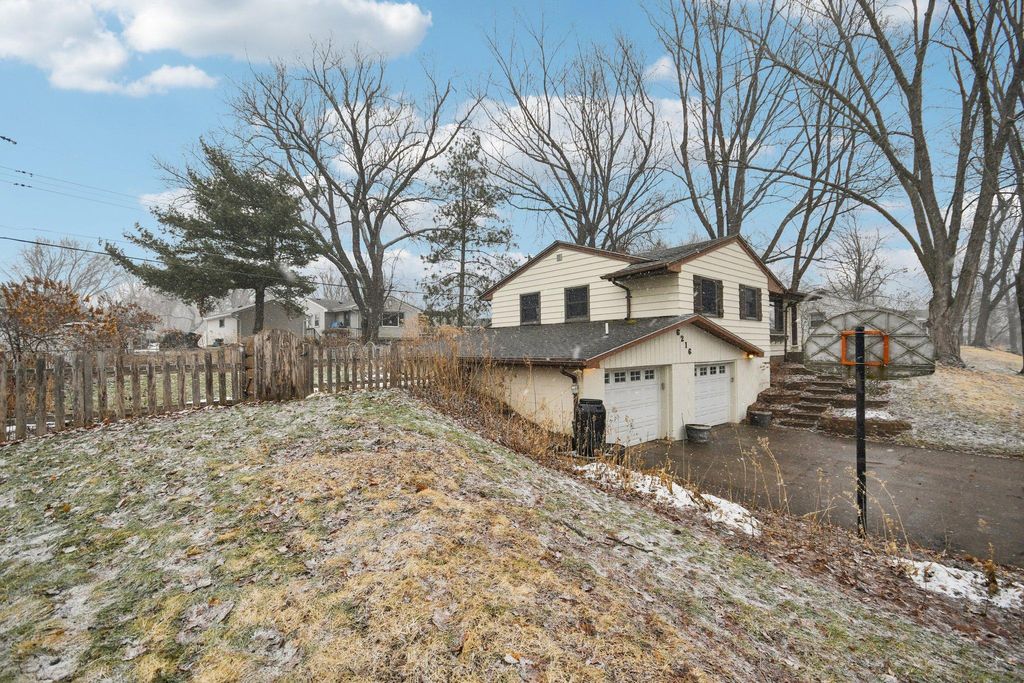 Photo of 6216 Edgewood Avenue, Woodbury, MN 55125 (MLS # 7022321)