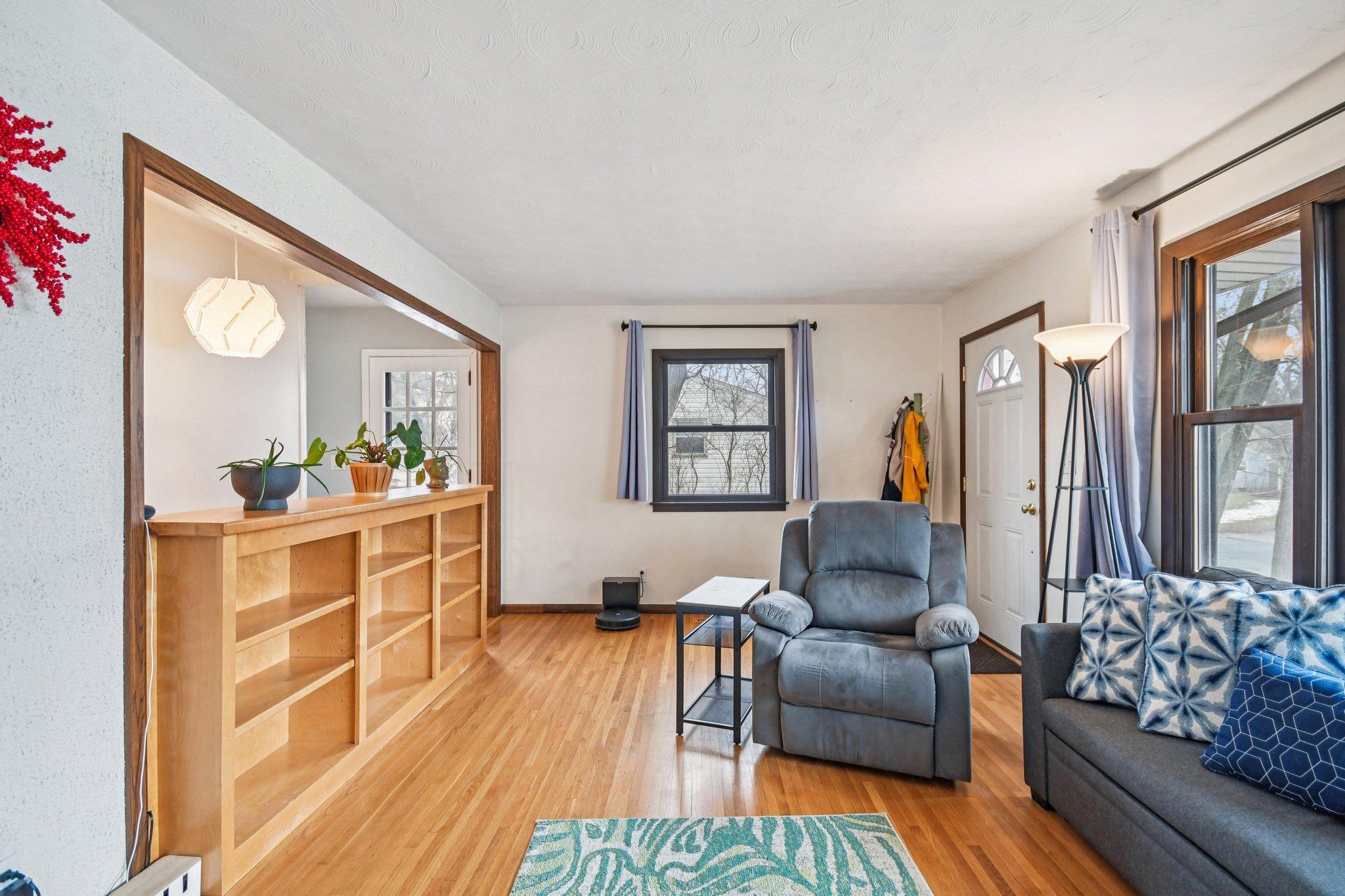 6216 Edgewood Avenue