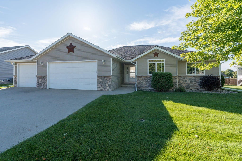 Photo of 1435 9th Street N, New Ulm, MN 56073 (MLS # 7147132)