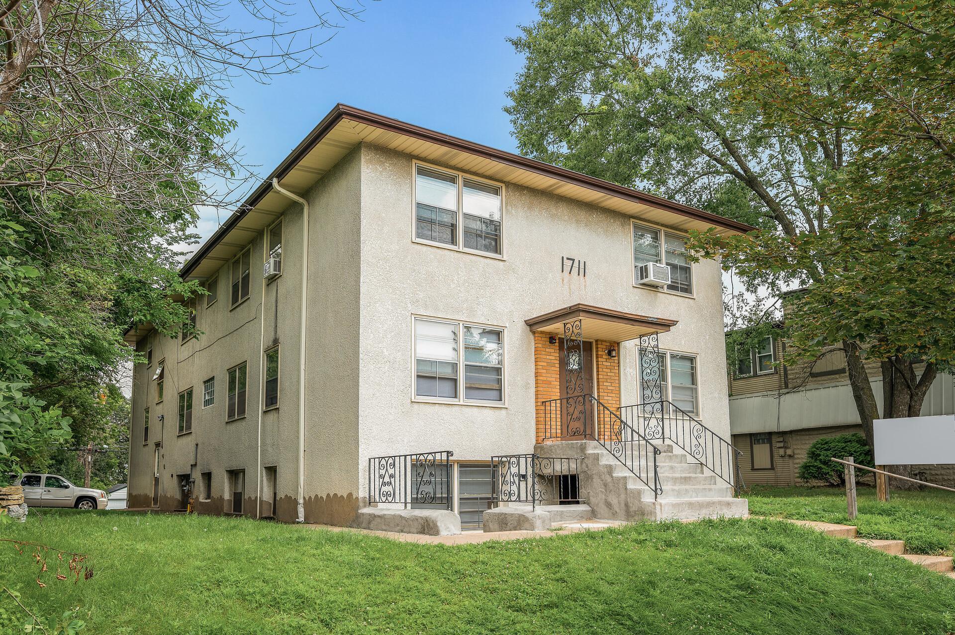 1711 7th Street E