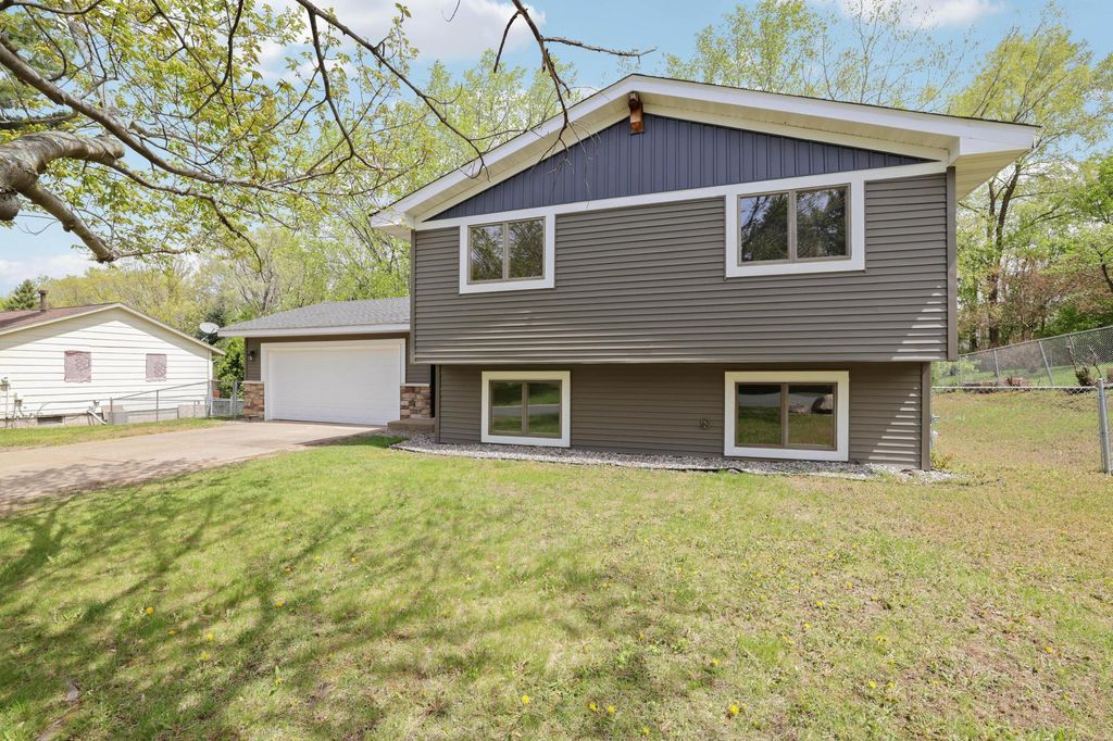 Photo of 8128 Dawn Avenue, Inver Grove Heights, MN 55076 (MLS # 7062497)