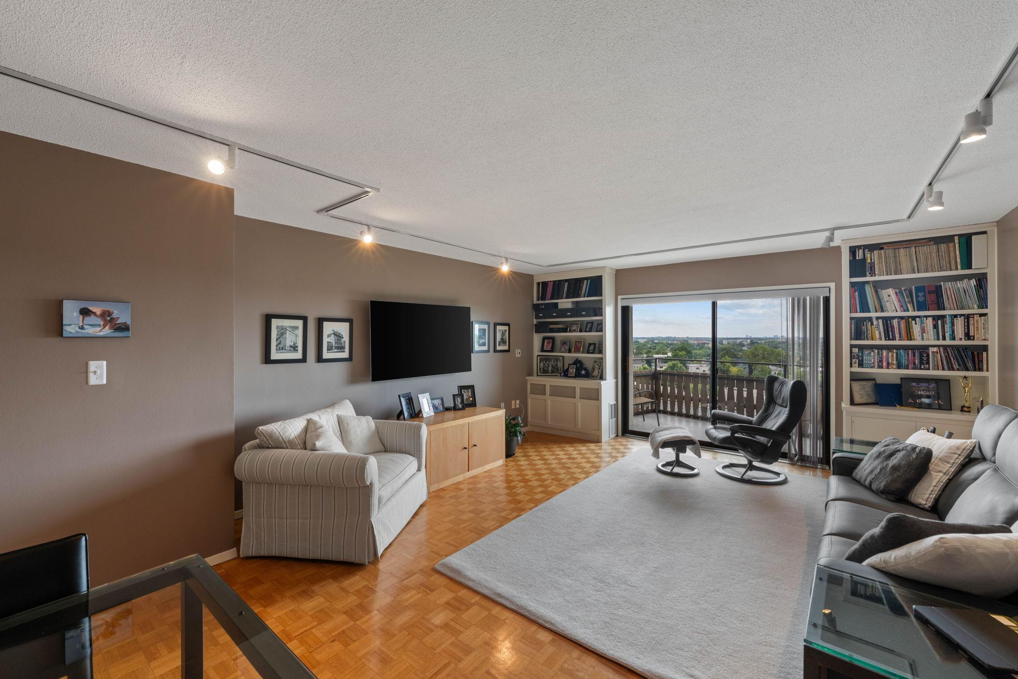 400 Groveland Avenue 1208