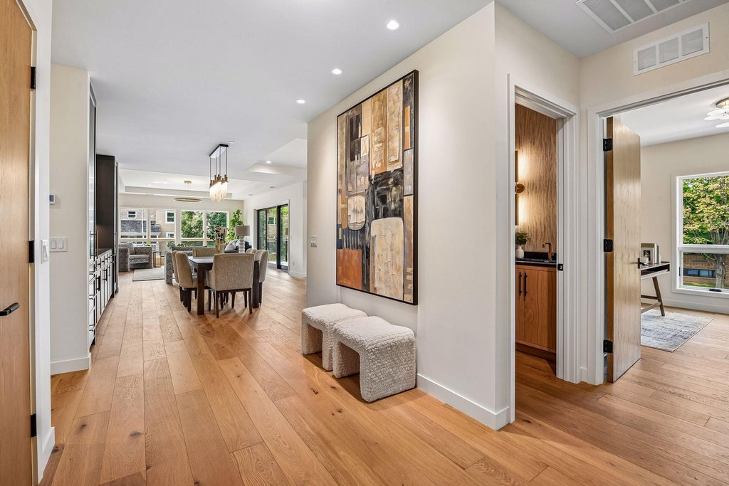 Photo of 150 Broadway Avenue S #2B, Wayzata, MN 55391 (MLS # 7167364)
