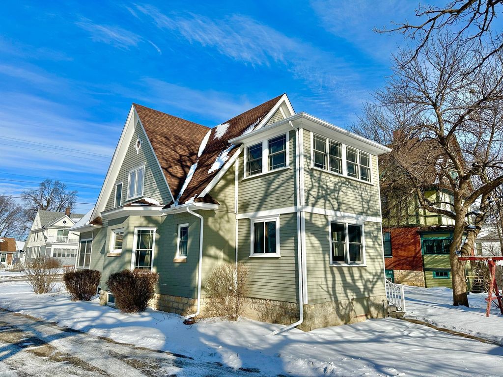 Photo of 613 W Fountain Street, Albert Lea, MN 56007 (MLS # 7015513)