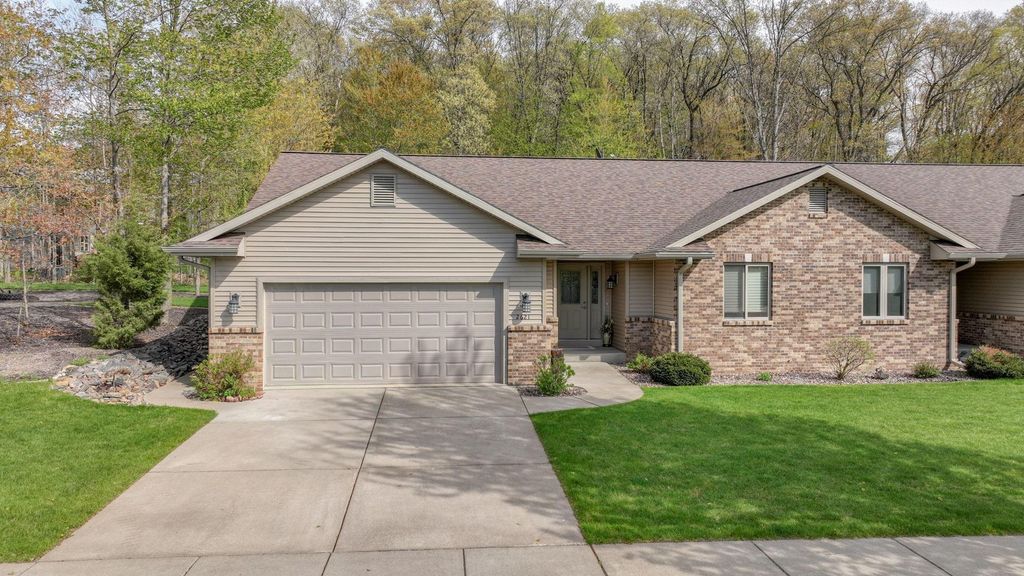 Photo of 2621 E Princeton Avenue, Eau Claire, WI 54703 (MLS # 7068840)