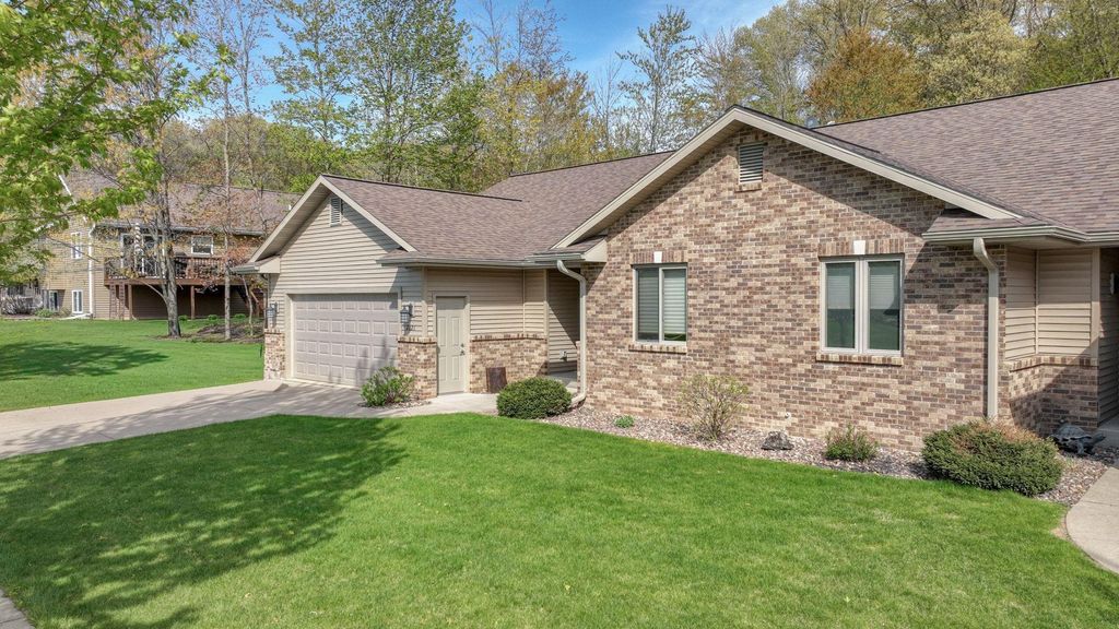 Photo of 2621 E Princeton Avenue, Eau Claire, WI 54703 (MLS # 7068840)
